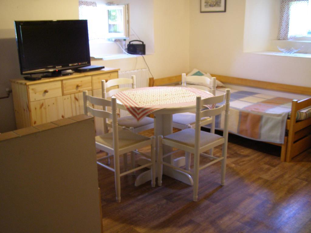 Apartman Dvorecna Loučovice Buitenkant foto
